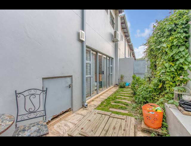 3 BEDROOM DUPLEX SOLD IN BRYANSTON